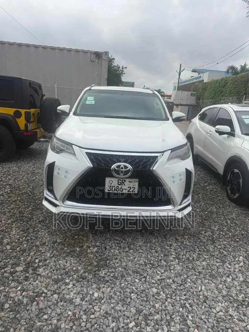 Toyota Fortuner 2.7 AWD 2018 White
