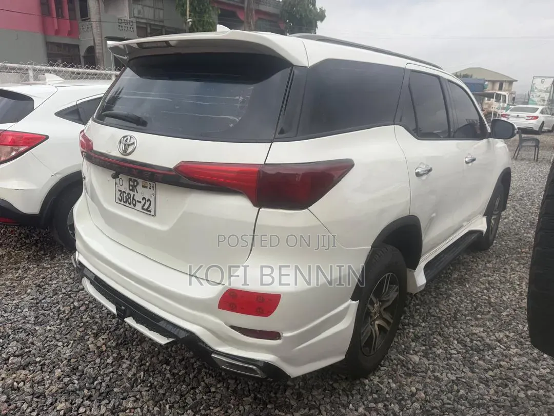 Toyota Fortuner 2.7 AWD 2018 White