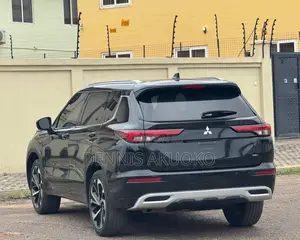 Mitsubishi Outlander SEL Launch Edition 2022 Black