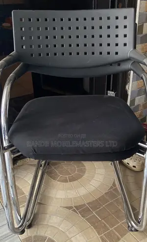 Modern Black Office Chair With Cushioned Seat– Office Reception Chair