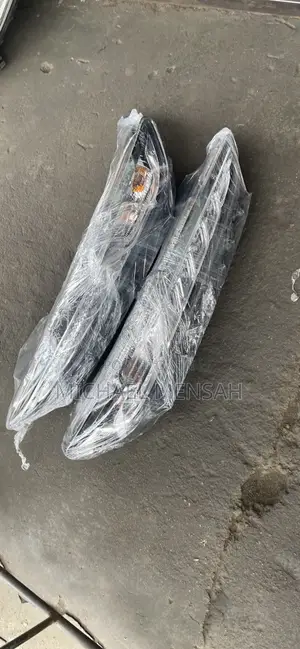 Hyundai Kona Head Light Set