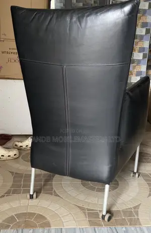 Executive Leather Office Chair With Wheels - Reception Meeting Chair