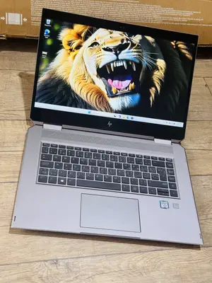 Laptop HP 16GB Intel Xeon SSD 512GB