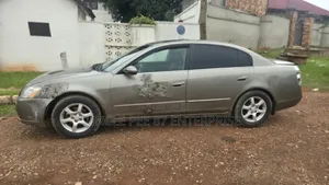 Nissan Altima 2010 Gray