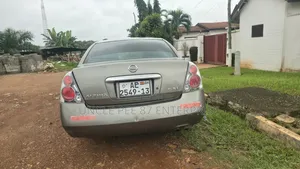 Nissan Altima 2010 Gray