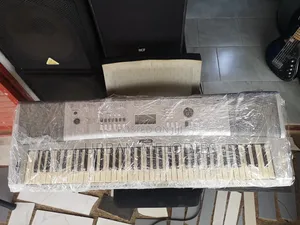 Yamaha DGX-220 Portable Grand Piano
