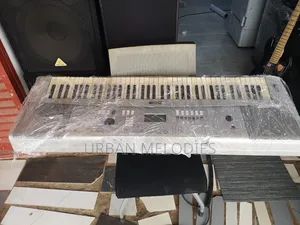 Yamaha DGX-220 Portable Grand Piano
