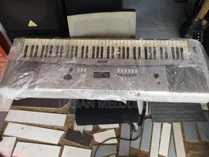 Yamaha DGX-220 Portable Grand Piano