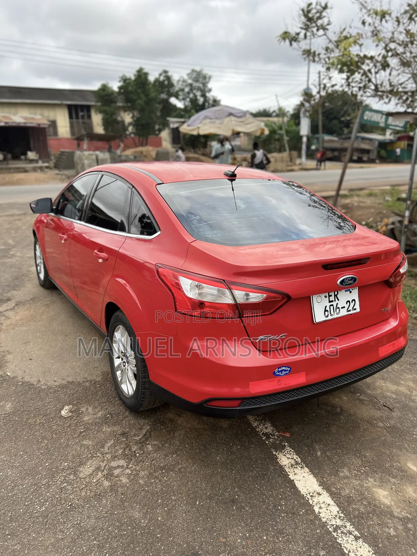 Ford Focus SEL Sedan FWD (2.0L 4cyl 6A) 2012 Red
