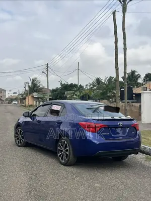 Toyota Corolla 2017 Blue