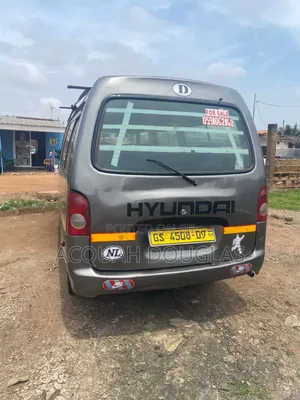 Hyundai H200 2003 Gray