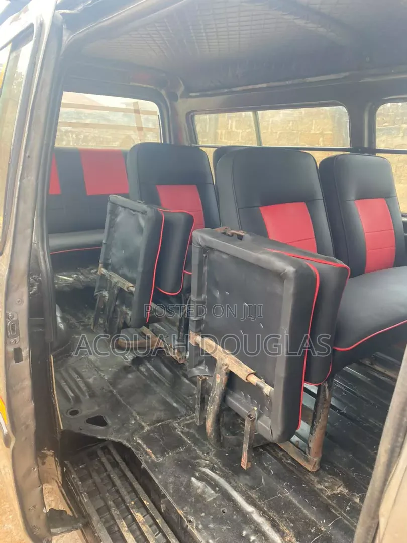 Hyundai H200 2003 Gray