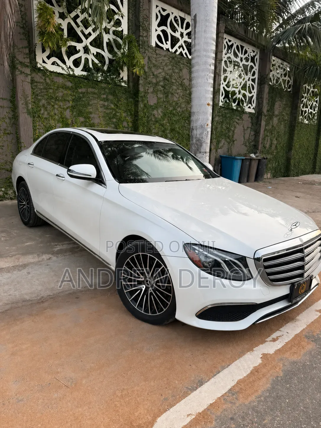 Mercedes-Benz E300 2019 Off white