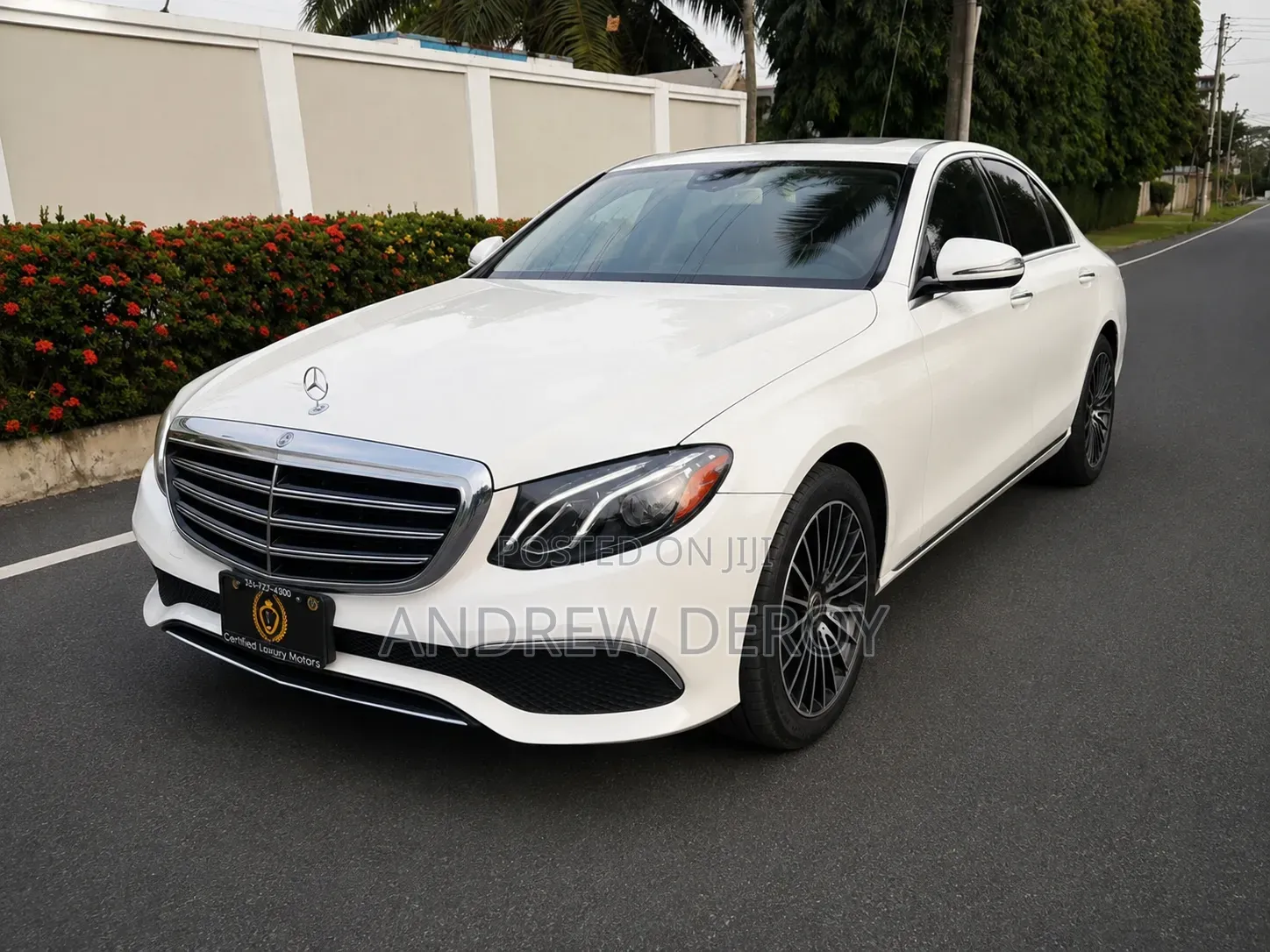Mercedes-Benz E300 2019 Off white