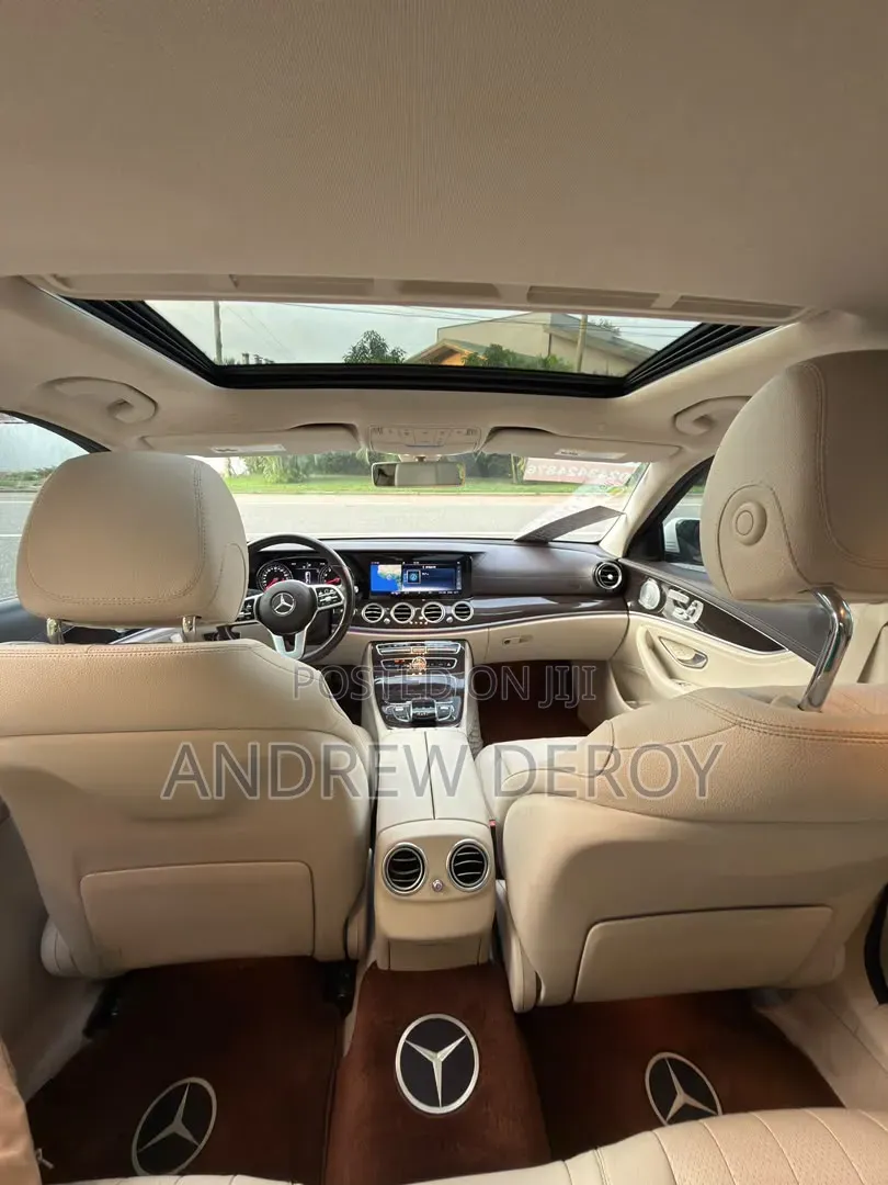 Mercedes-Benz E300 2019 Off white