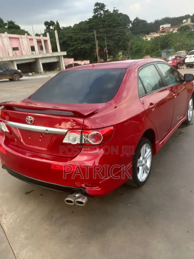 Toyota Corolla 2013 Red