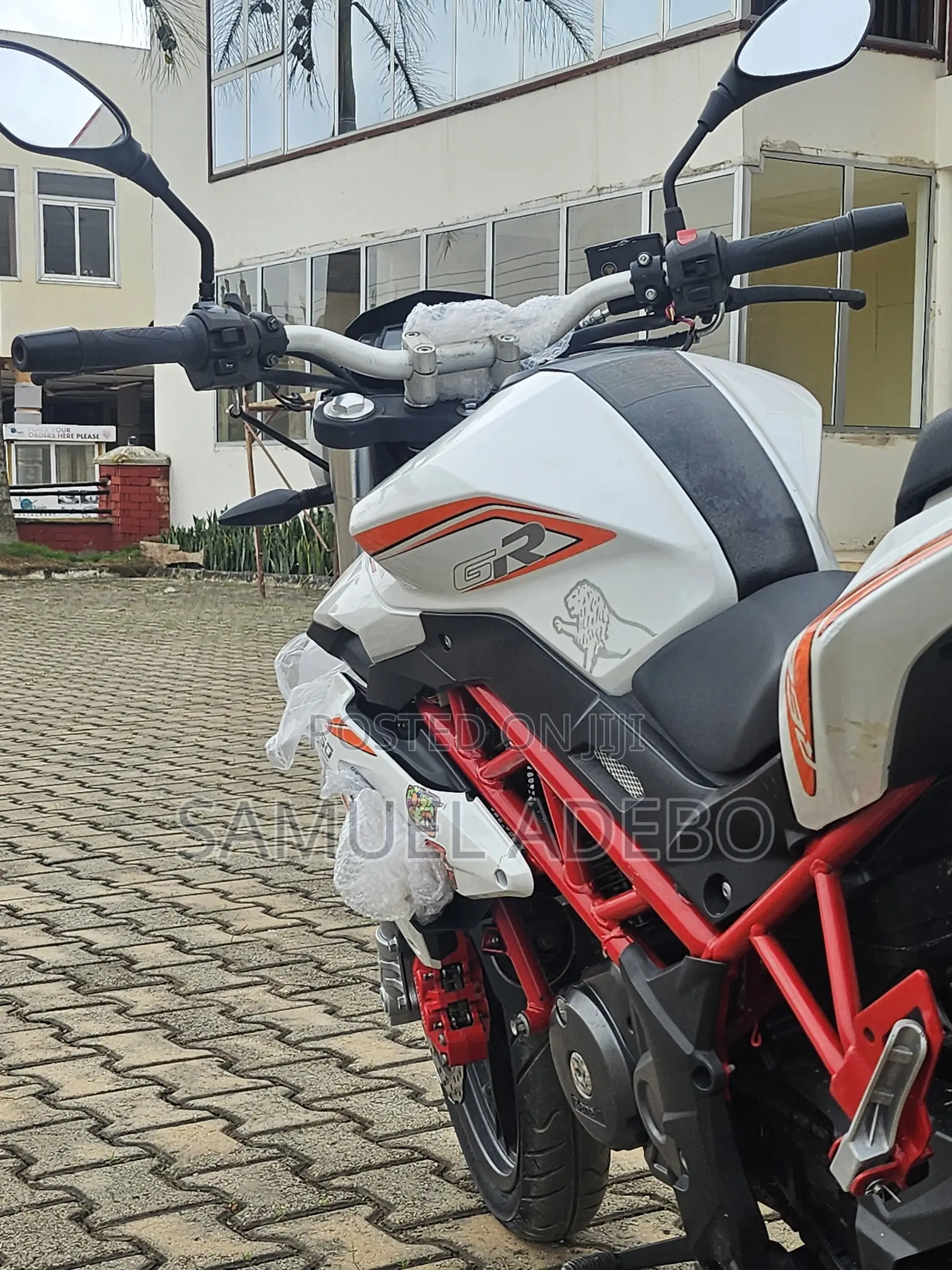 Benelli TNT 2024 White