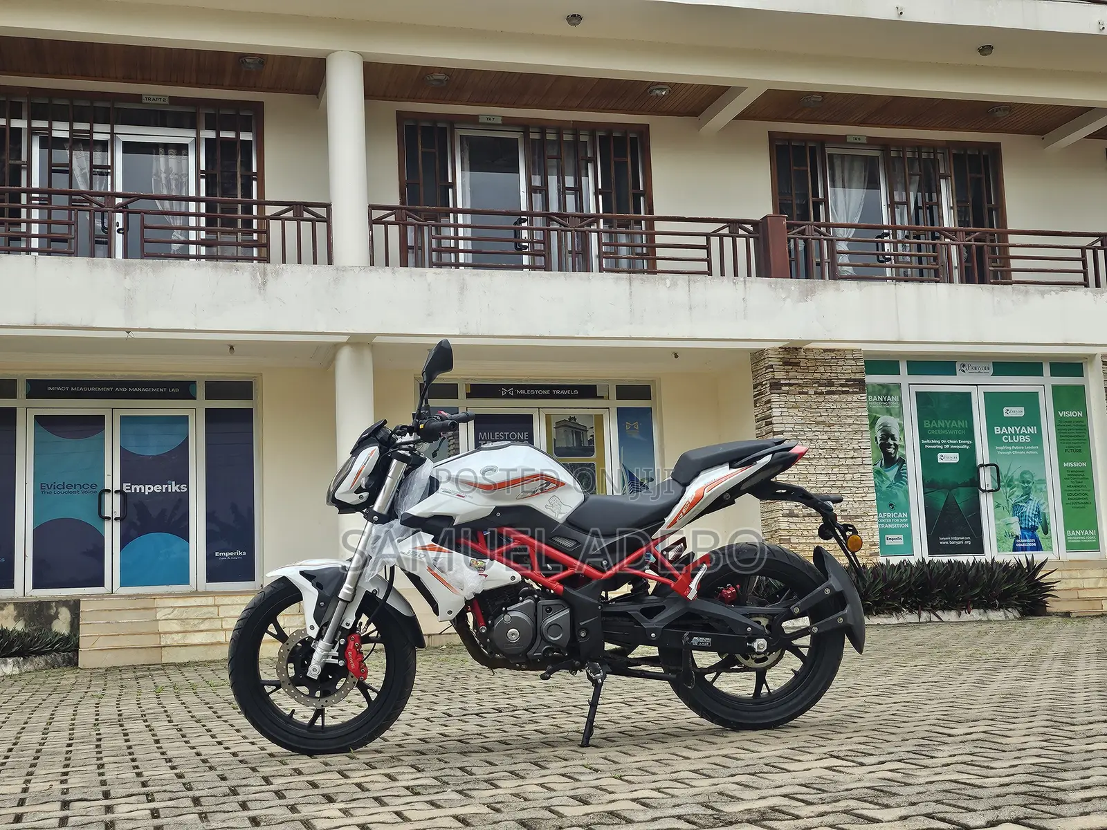 Benelli TNT 2024 White
