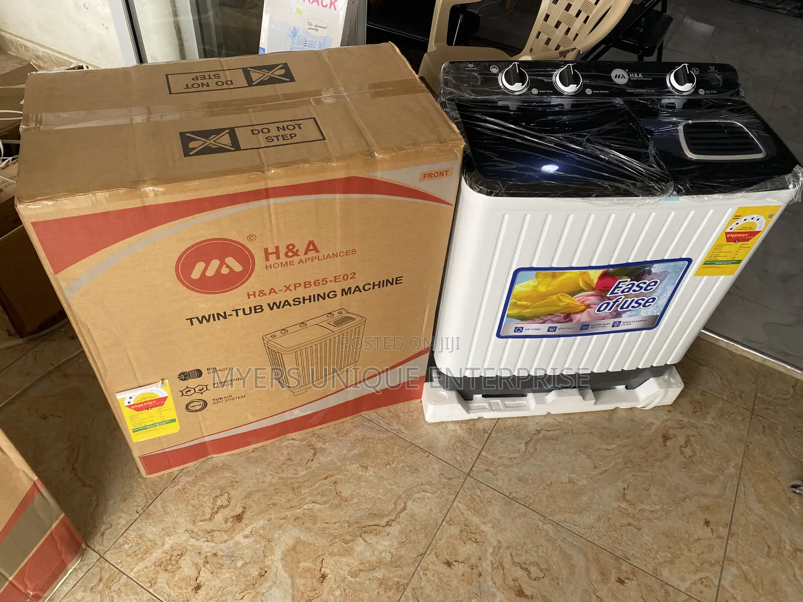Affordable 7kg Twin Tub Washer - Wash and Spin Together