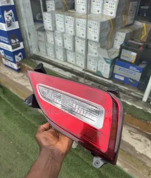 Hyundai Santa Fe Santafe 2019 2020 Rear Back Bumper Reflector Light