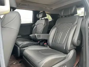 Hyundai Custin 2022 Gray