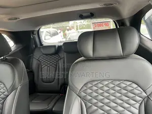 Hyundai Custin 2022 Gray