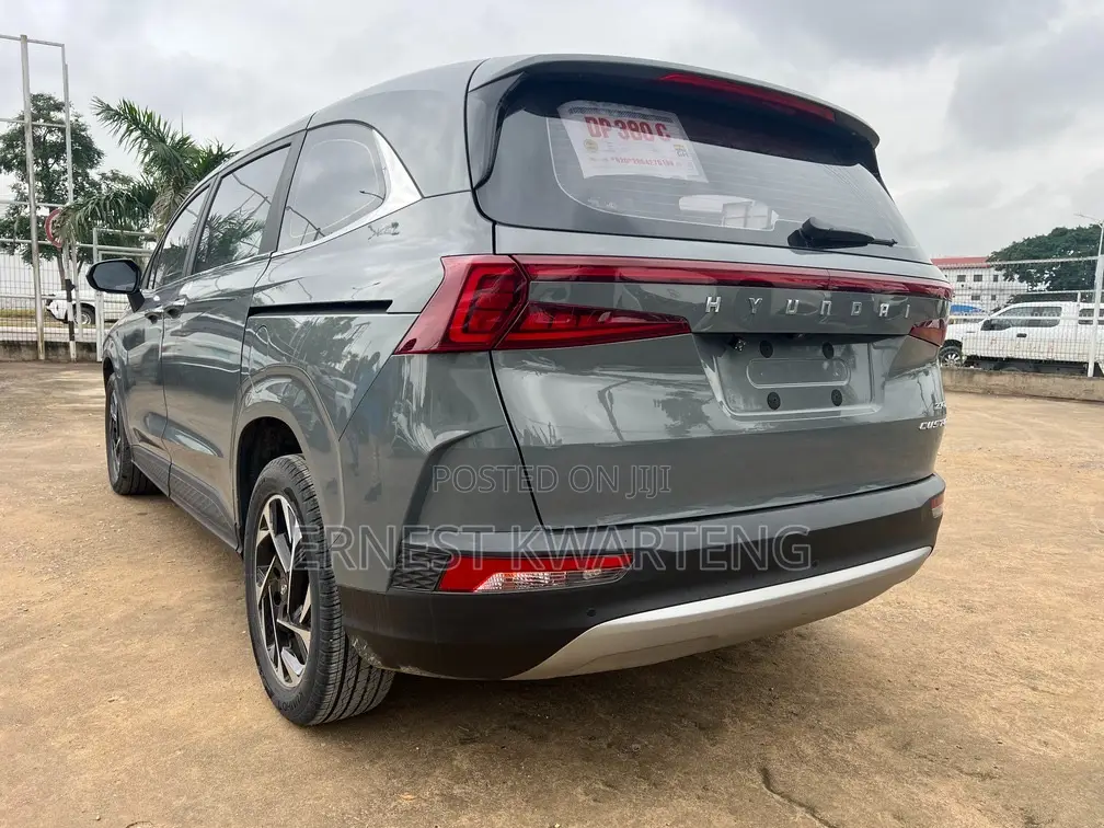 Hyundai Custin 2022 Gray