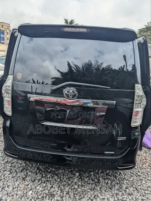Toyota Voxy 2013 Black