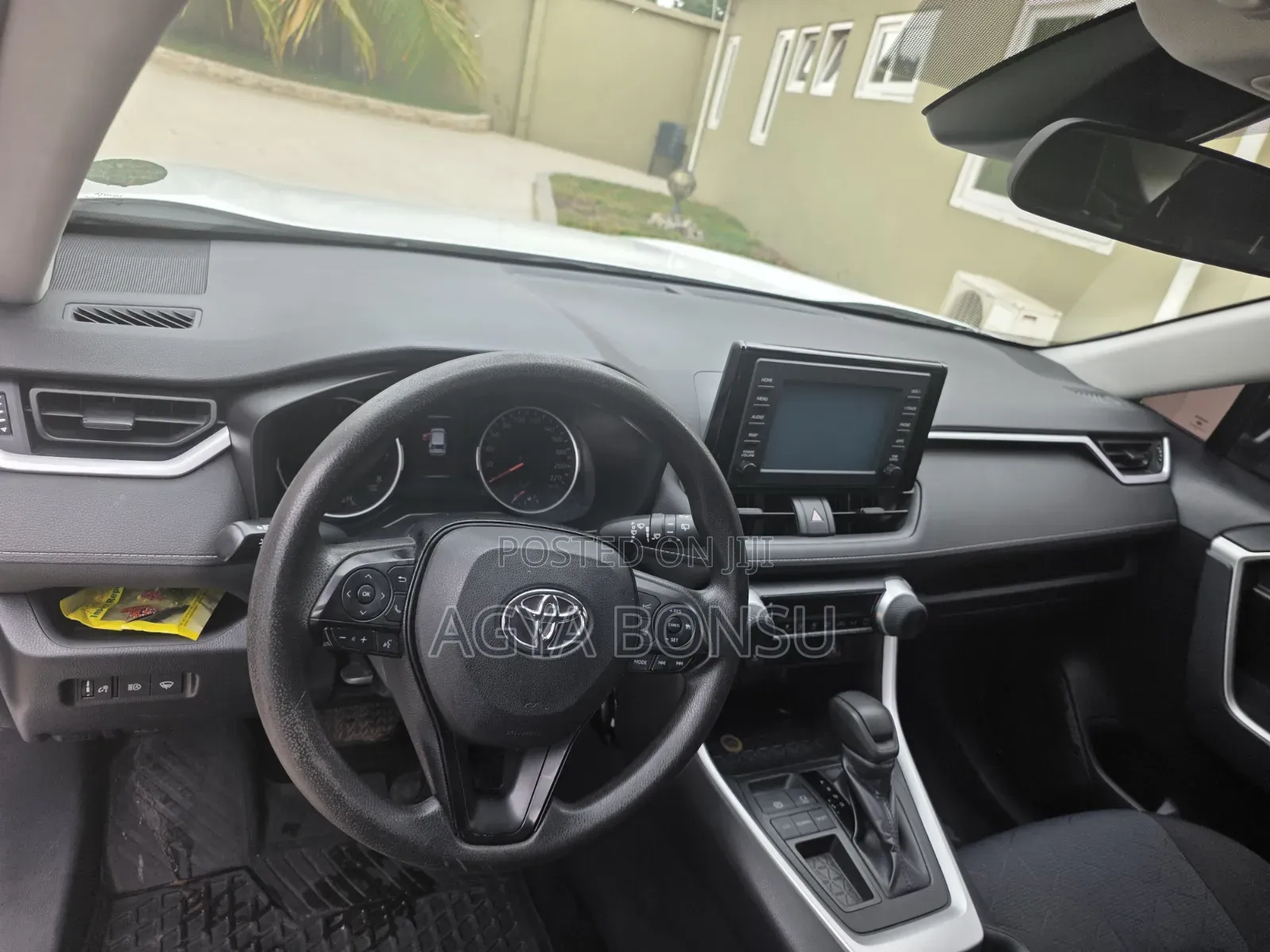 Toyota RAV4 LE FWD 2019 White