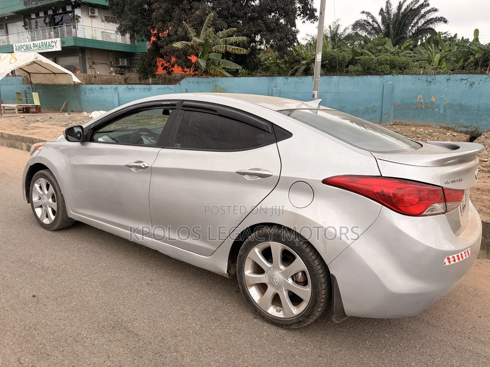 Hyundai Elantra GLS Sedan FWD (1.8L 4cyl 6A) 2013 Silver