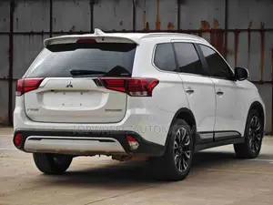 Mitsubishi Outlander 2018 White