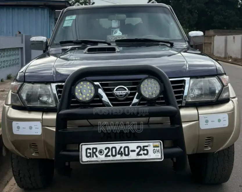 Nissan Patrol 2011 Blue