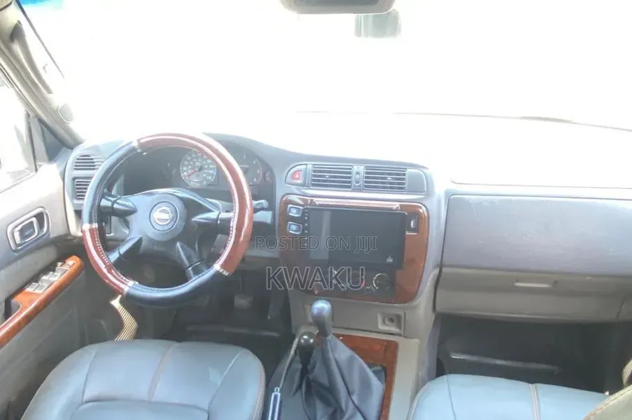 Nissan Patrol 2011 Blue