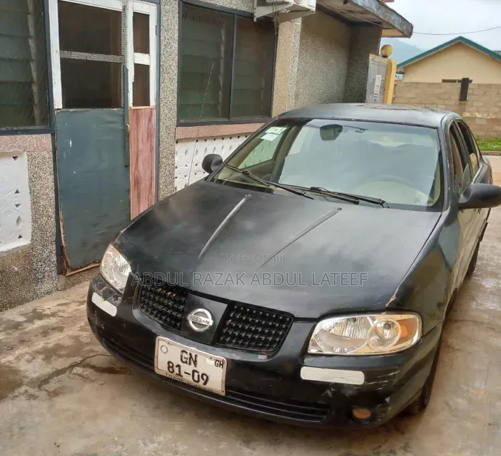 Nissan Sentra 2004 Black