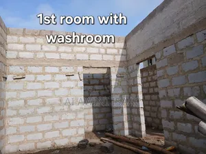 4bdrm House in Ai Estate, Bosomtwe for sale