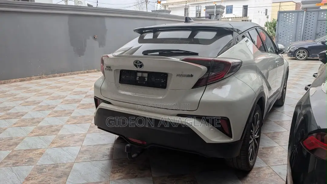 Toyota C-HR 2020 Pearl