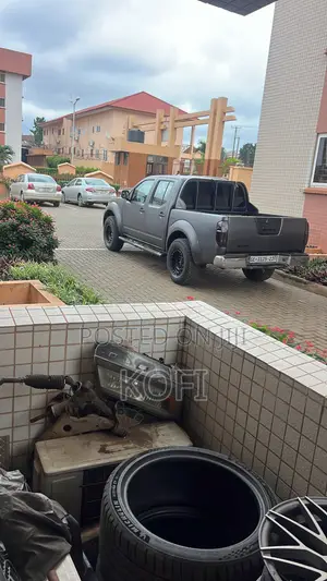 Nissan Navara 2.5 dCi 2012 Gray