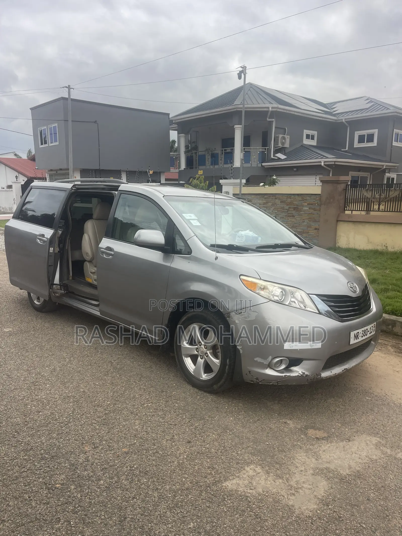 Toyota Sienna XLE 8 Passenger 2012 Silver