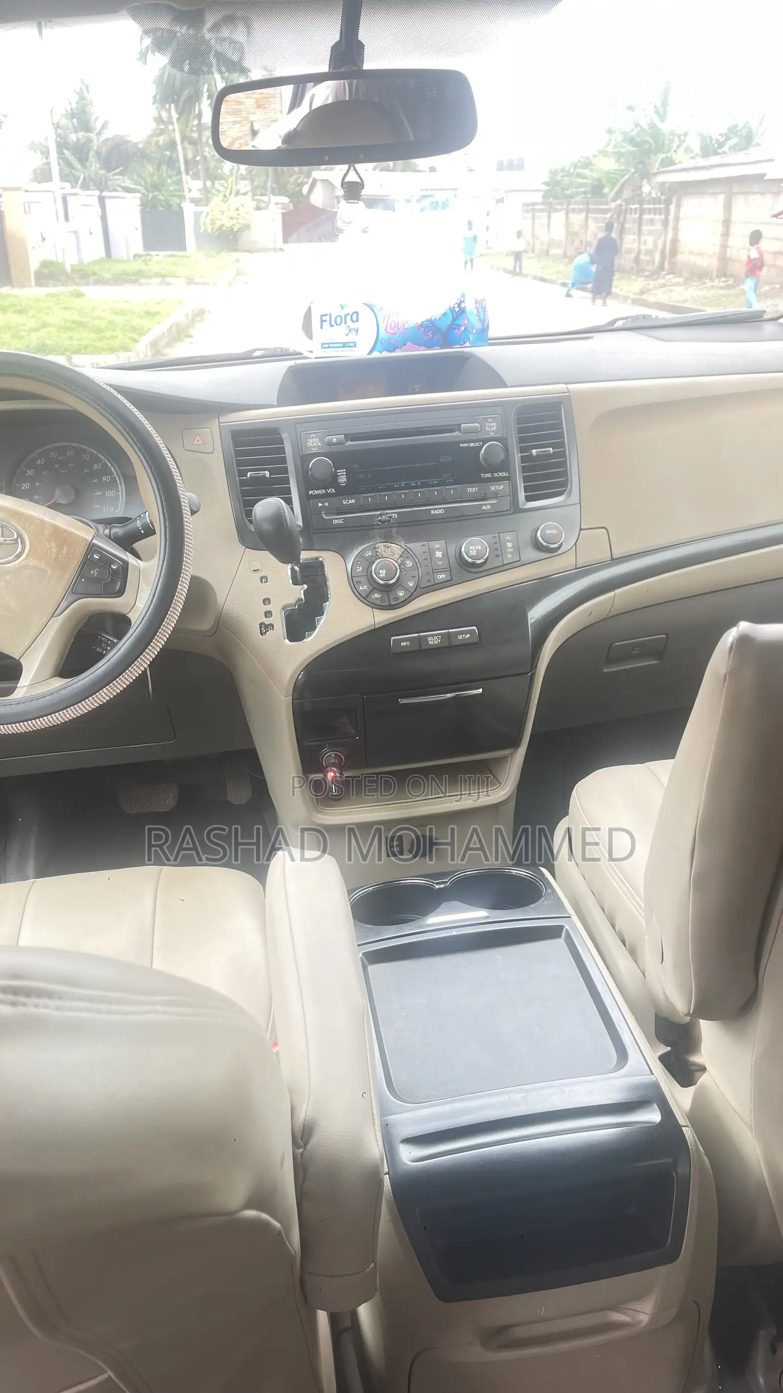 Toyota Sienna XLE 8 Passenger 2012 Silver