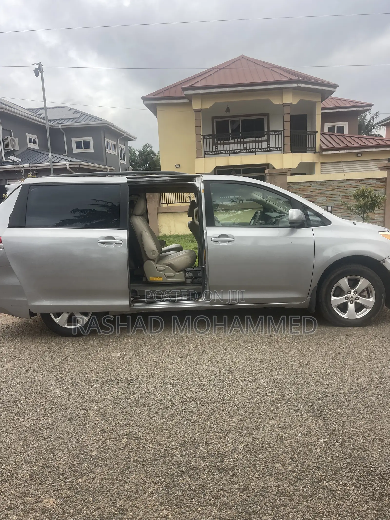 Toyota Sienna XLE 8 Passenger 2012 Silver