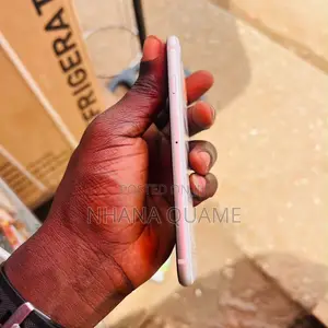 Apple iPhone SE (2020) 64 GB White