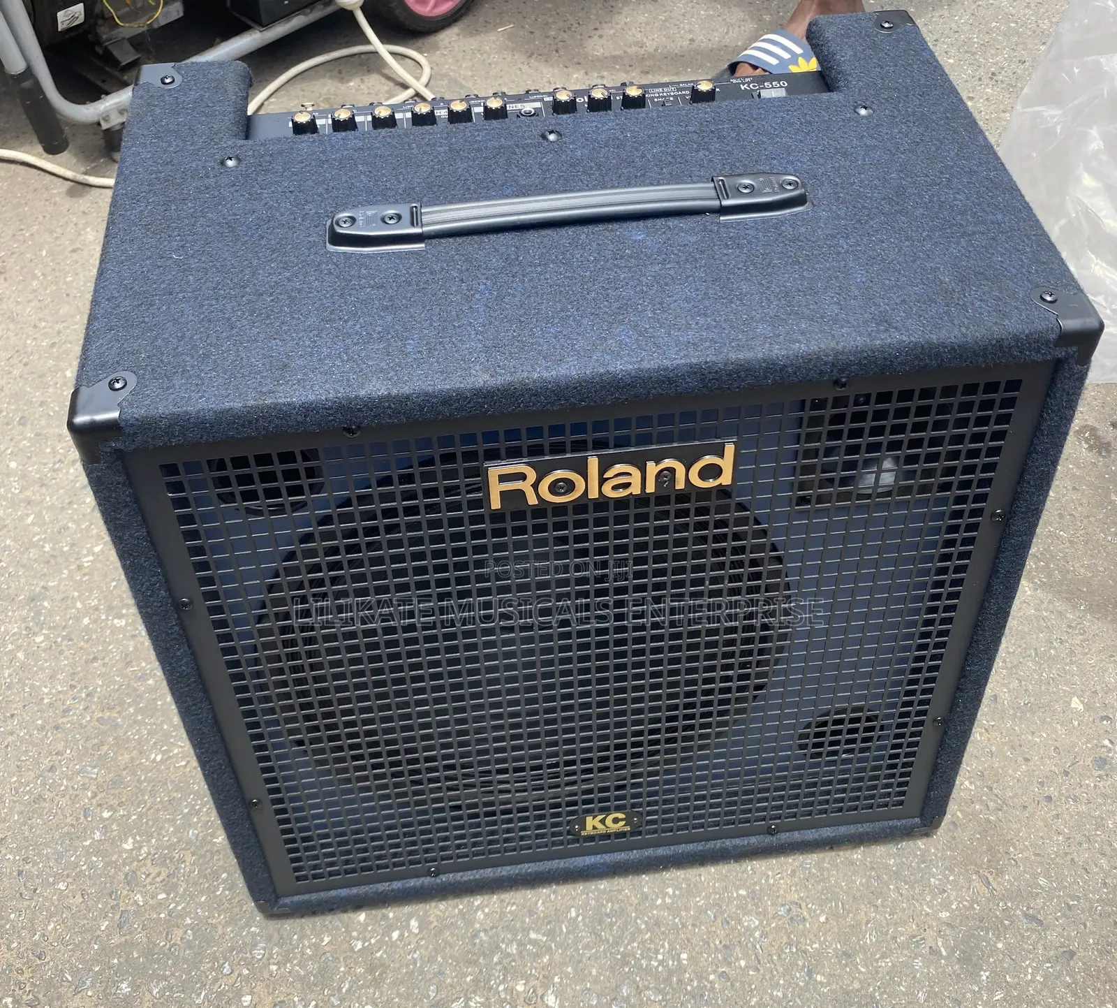 Roland KC-550 Keyboard Combo-180w