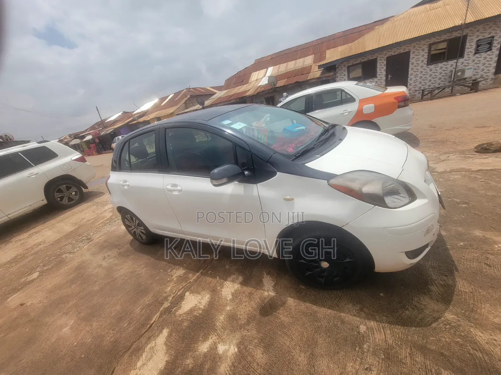 Toyota Yaris 2010 White