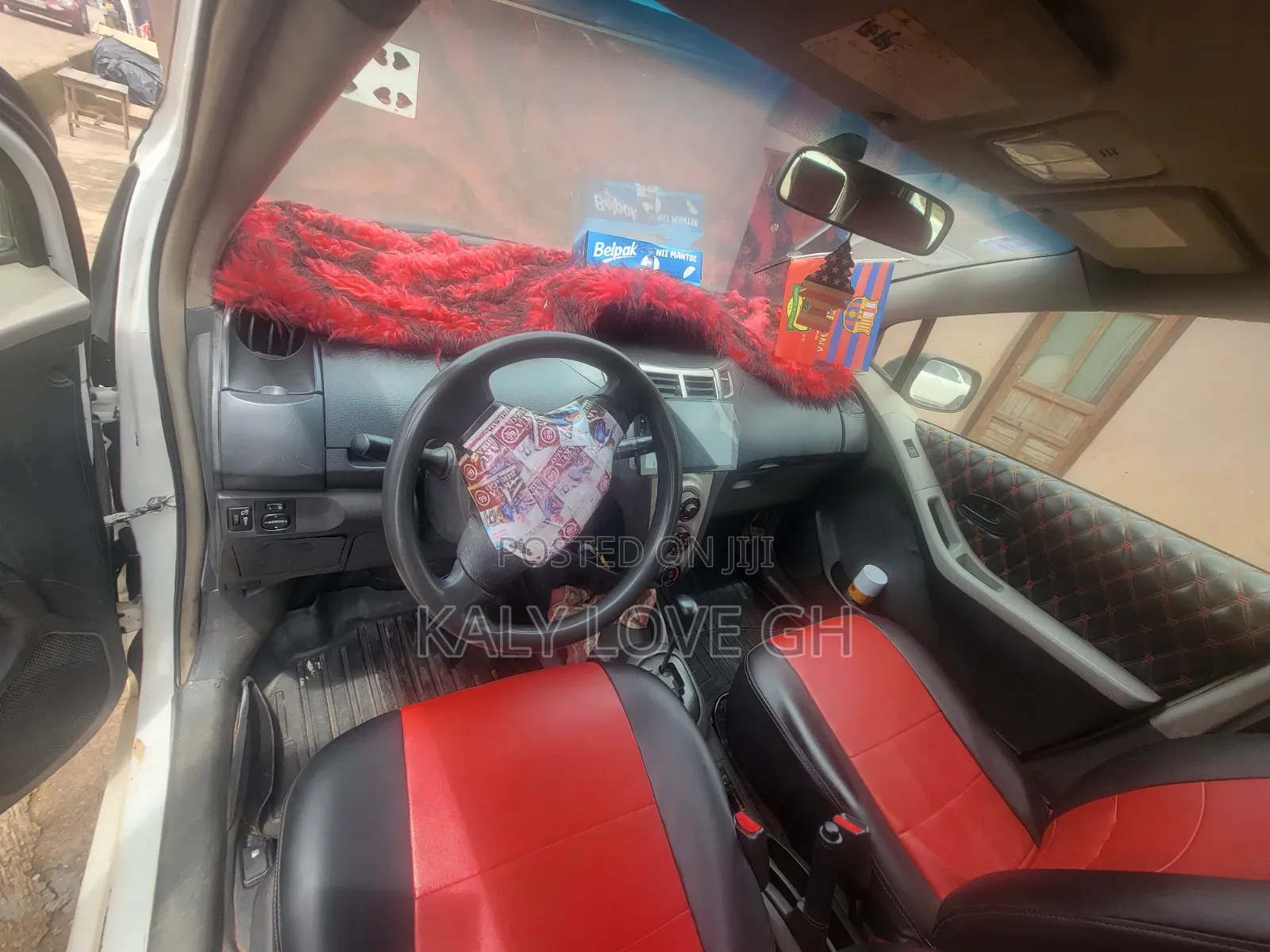 Toyota Yaris 2010 White