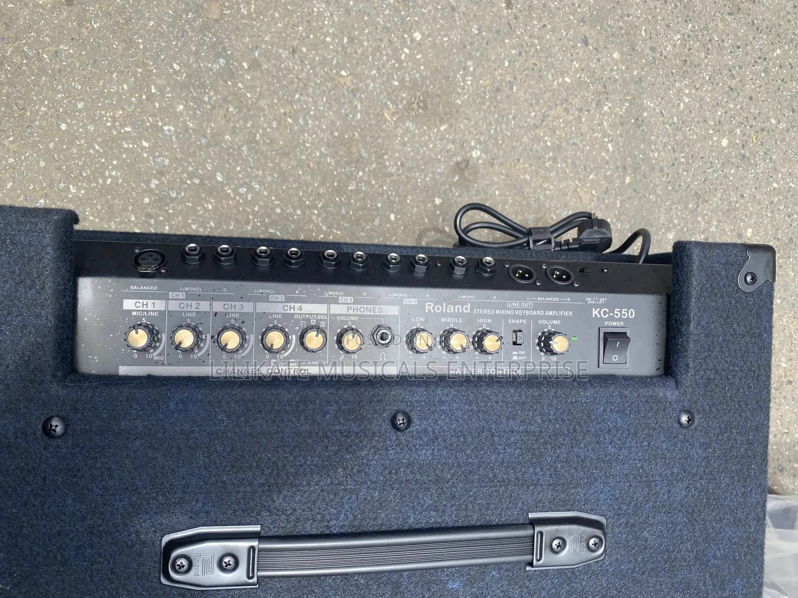 Roland KC-550 Keyboard Combo-180w