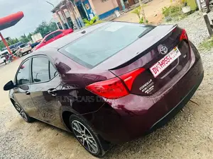 Toyota Corolla SE Special Edition 4dr Sedan (1.8L 4cyl CVT) 2017