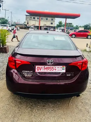 Toyota Corolla SE Special Edition 4dr Sedan (1.8L 4cyl CVT) 2017