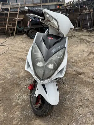 Kymco 2012 White