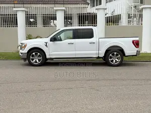 Ford F-150 XLT 2022 White