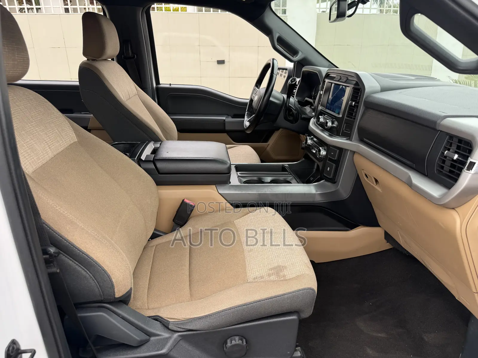 Ford F-150 XLT 2022 White